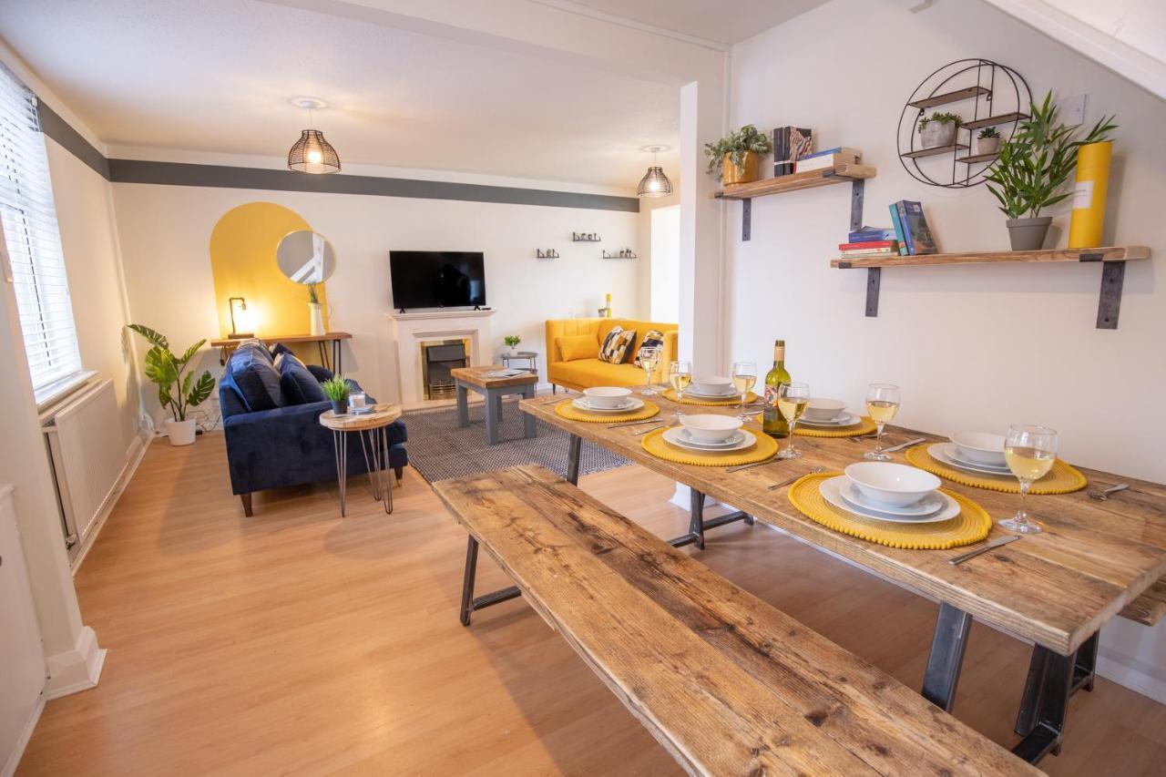 Saltbox Properties- Large!! 3 Bed, 3 Bath House, Parking, Fast Wifi, Town Centre Location! Sleeps 6 Ashby-de-la-Zouch Екстер'єр фото