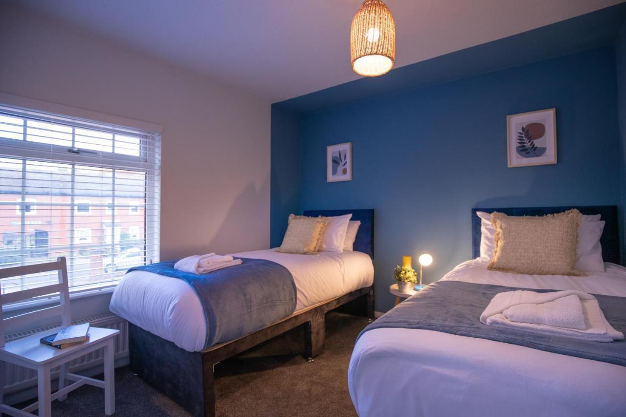 Saltbox Properties- Large!! 3 Bed, 3 Bath House, Parking, Fast Wifi, Town Centre Location! Sleeps 6 Ashby-de-la-Zouch Екстер'єр фото