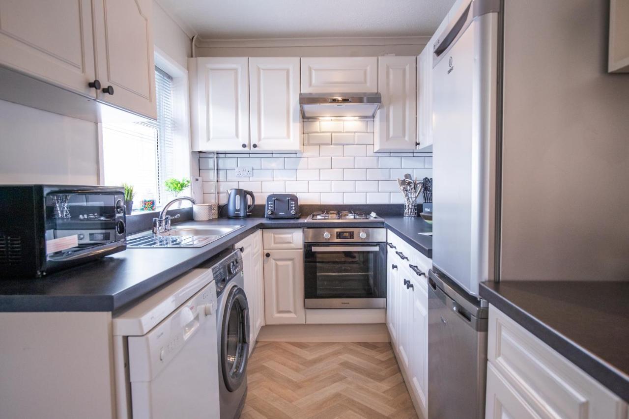 Saltbox Properties- Large!! 3 Bed, 3 Bath House, Parking, Fast Wifi, Town Centre Location! Sleeps 6 Ashby-de-la-Zouch Екстер'єр фото