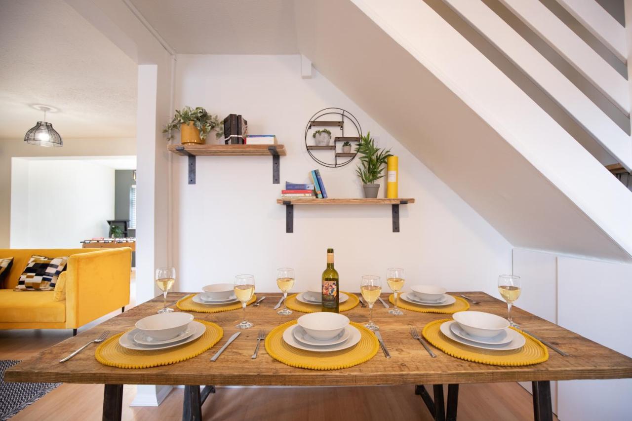 Saltbox Properties- Large!! 3 Bed, 3 Bath House, Parking, Fast Wifi, Town Centre Location! Sleeps 6 Ashby-de-la-Zouch Екстер'єр фото