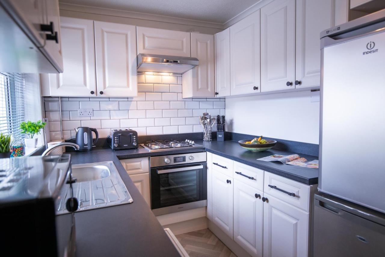 Saltbox Properties- Large!! 3 Bed, 3 Bath House, Parking, Fast Wifi, Town Centre Location! Sleeps 6 Ashby-de-la-Zouch Екстер'єр фото